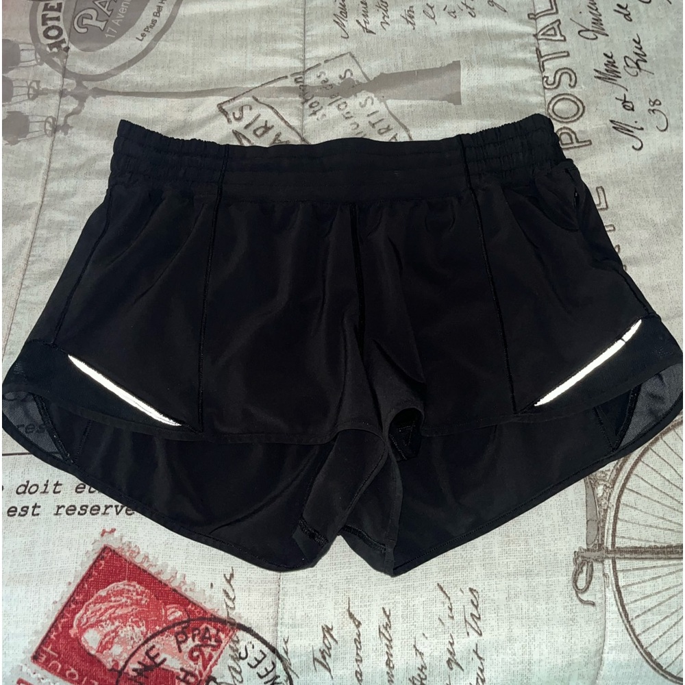 Lululemon Hotty Hot High Rise 4” Short